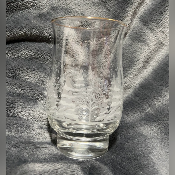 8- VINTAGE LIBBEY ETCHED WINTER SCENE GLASSES - Picture 4 of 5